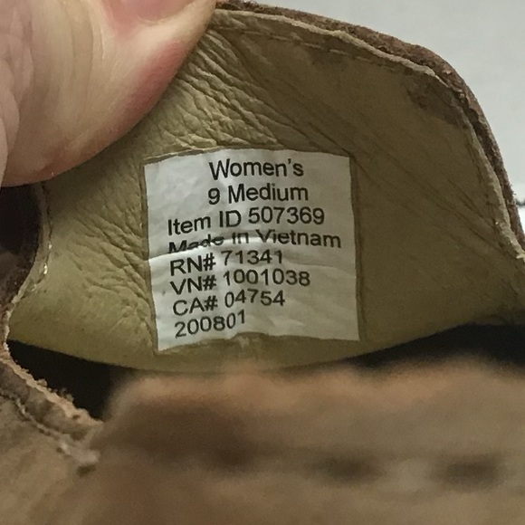 L.L. Bean Stonington nubuck slip on loafer. ID 507369. Brown. 9 - Picture 6 of 6